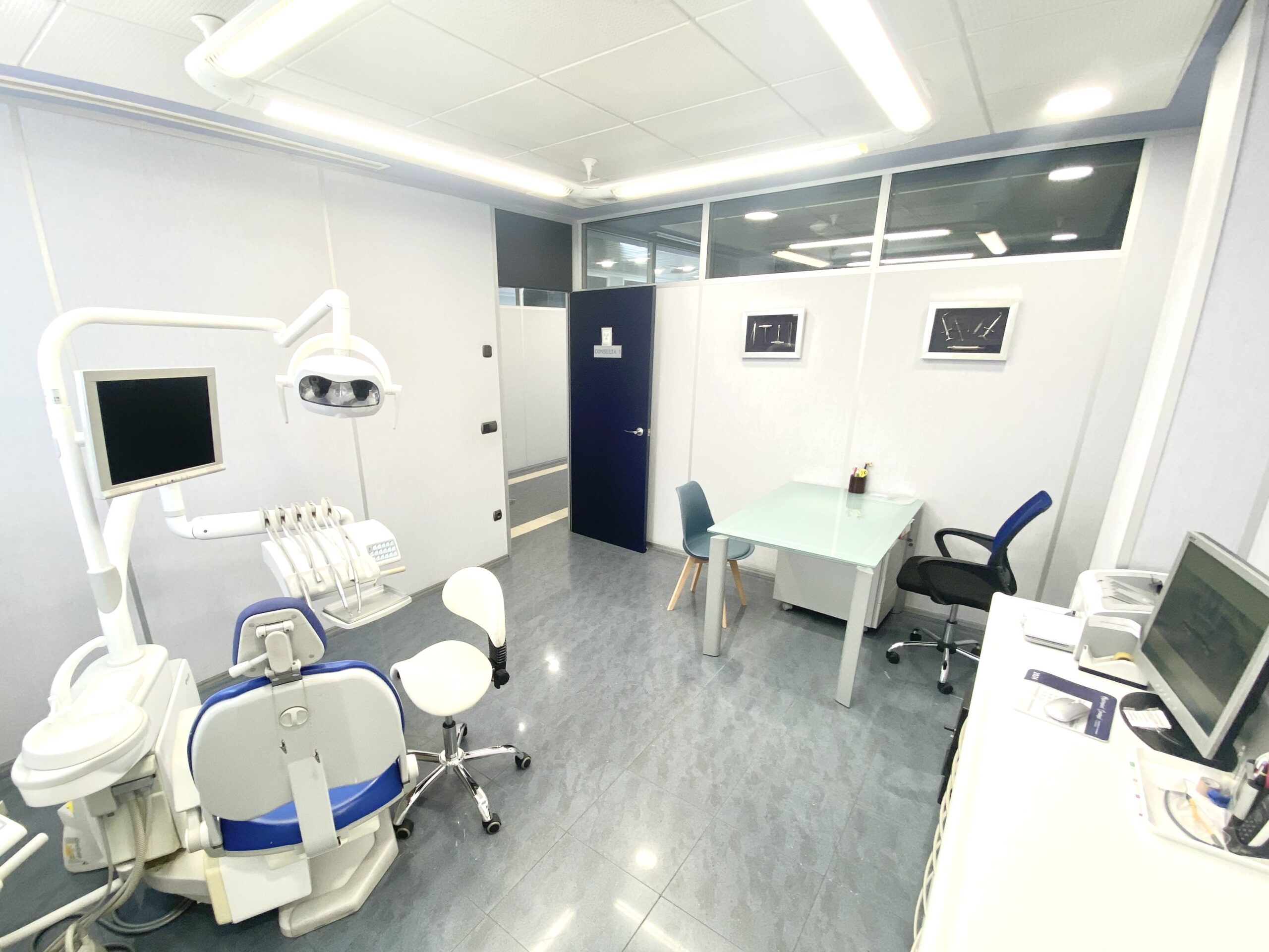 Box Clínica dental GC box Clínica dental GC. Dentistas en Calatayud.